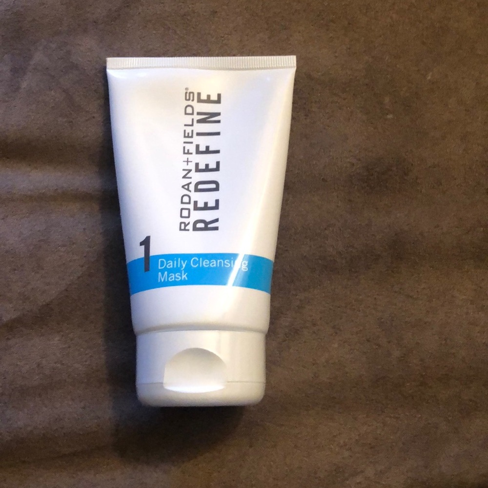 Rodan & fields redefine daily cleansing mask